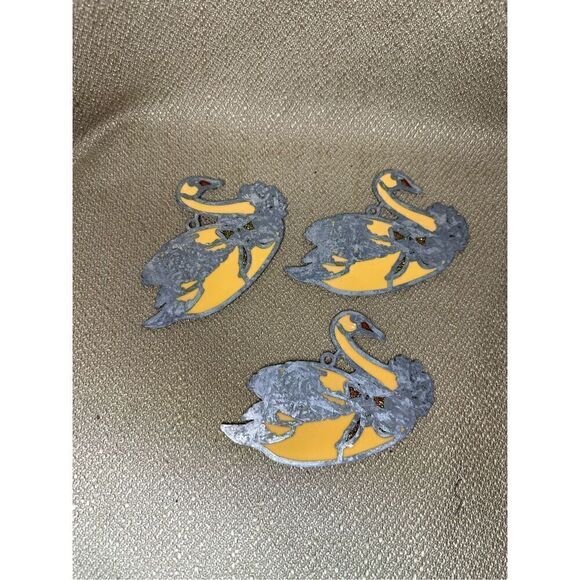 Vintage Glass Suncatchers Christmas Wreaths Swans 3 piece lot MCM - Picture 5 of 7